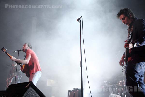 BLACK LIPS - 2011-05-17 - PARIS - CentQuatre - Atelier 4 - Cole Alexander - Jared Swilley - Ian Brown